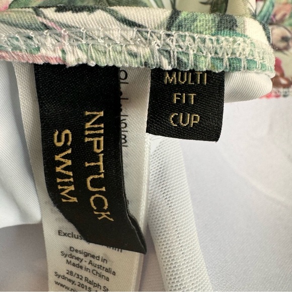 Nip Tuck Hawaiian Print Multi Fit Cup One Piece Swimsuit Size 8 NWT - Picture 9 of 12